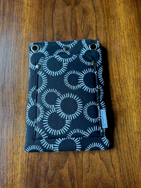 Black White Circles / Silver / No strap