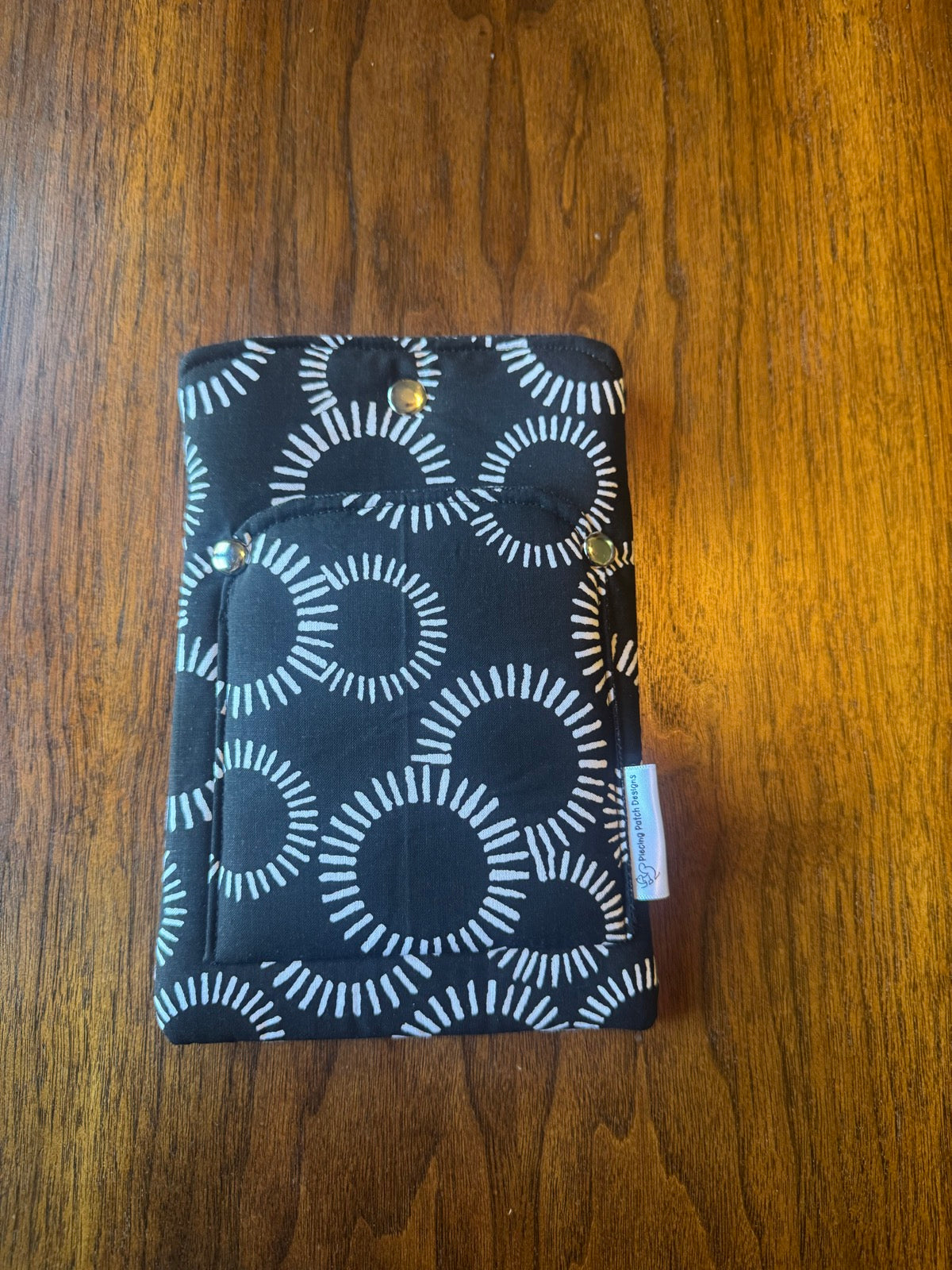 small-novelty Black and White Circles front