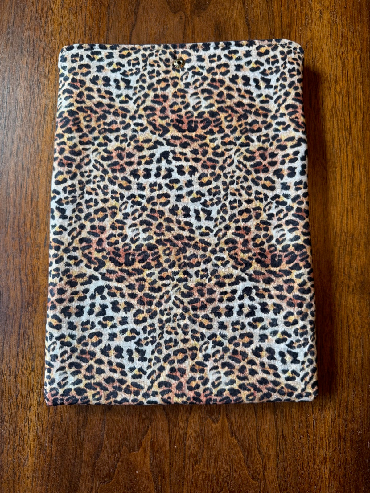Large Device Sleeve Animal Print Leopard back