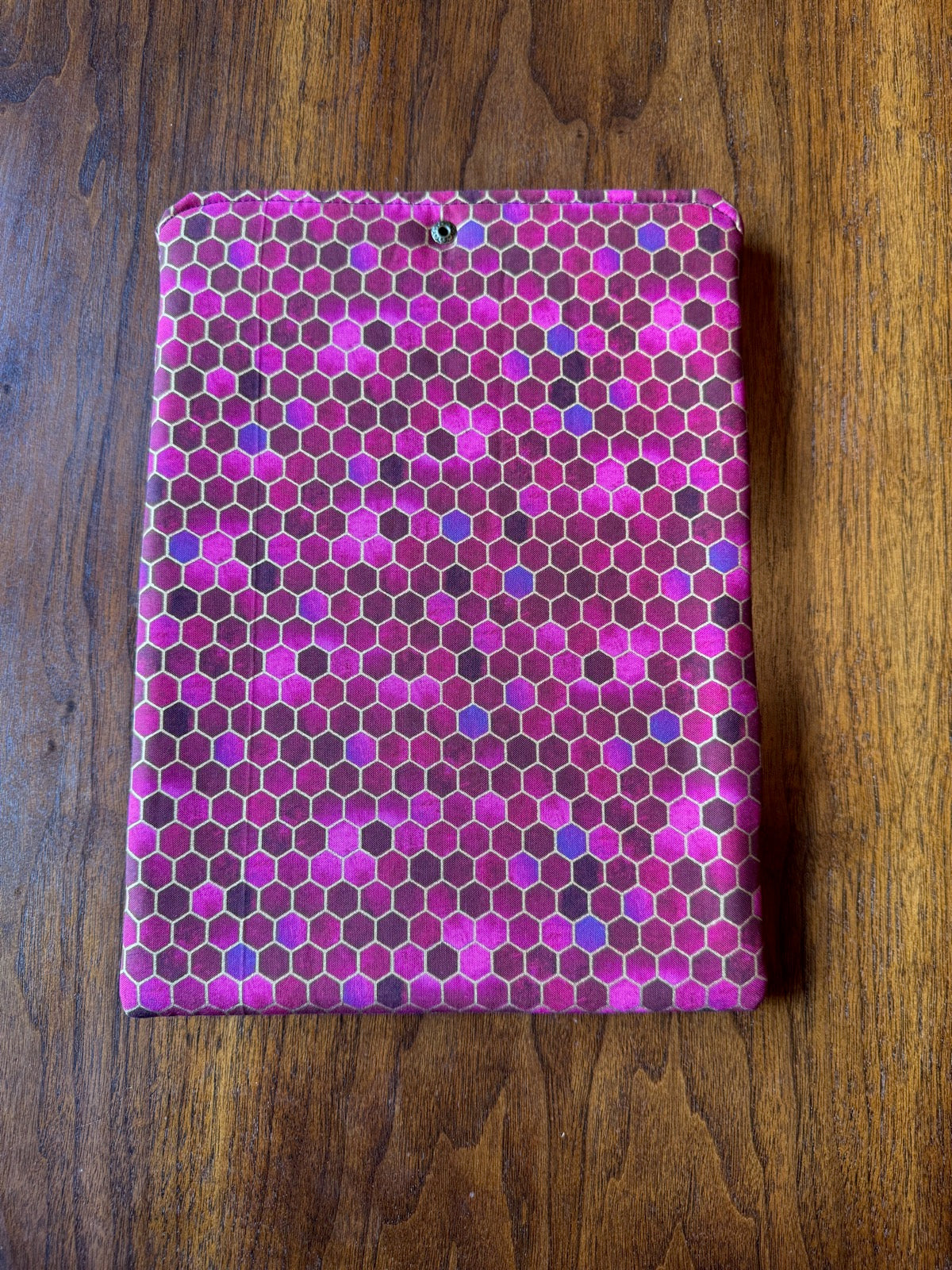Pink Honeycomb back — Large Device Sleeve Metallic